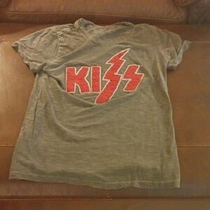 Lucky Brand Gray and Red KISS Logo Short Sleeve Tee